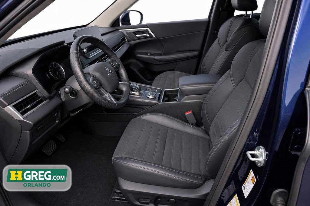 Used 2023 Mitsubishi Outlander SE FWD image 10