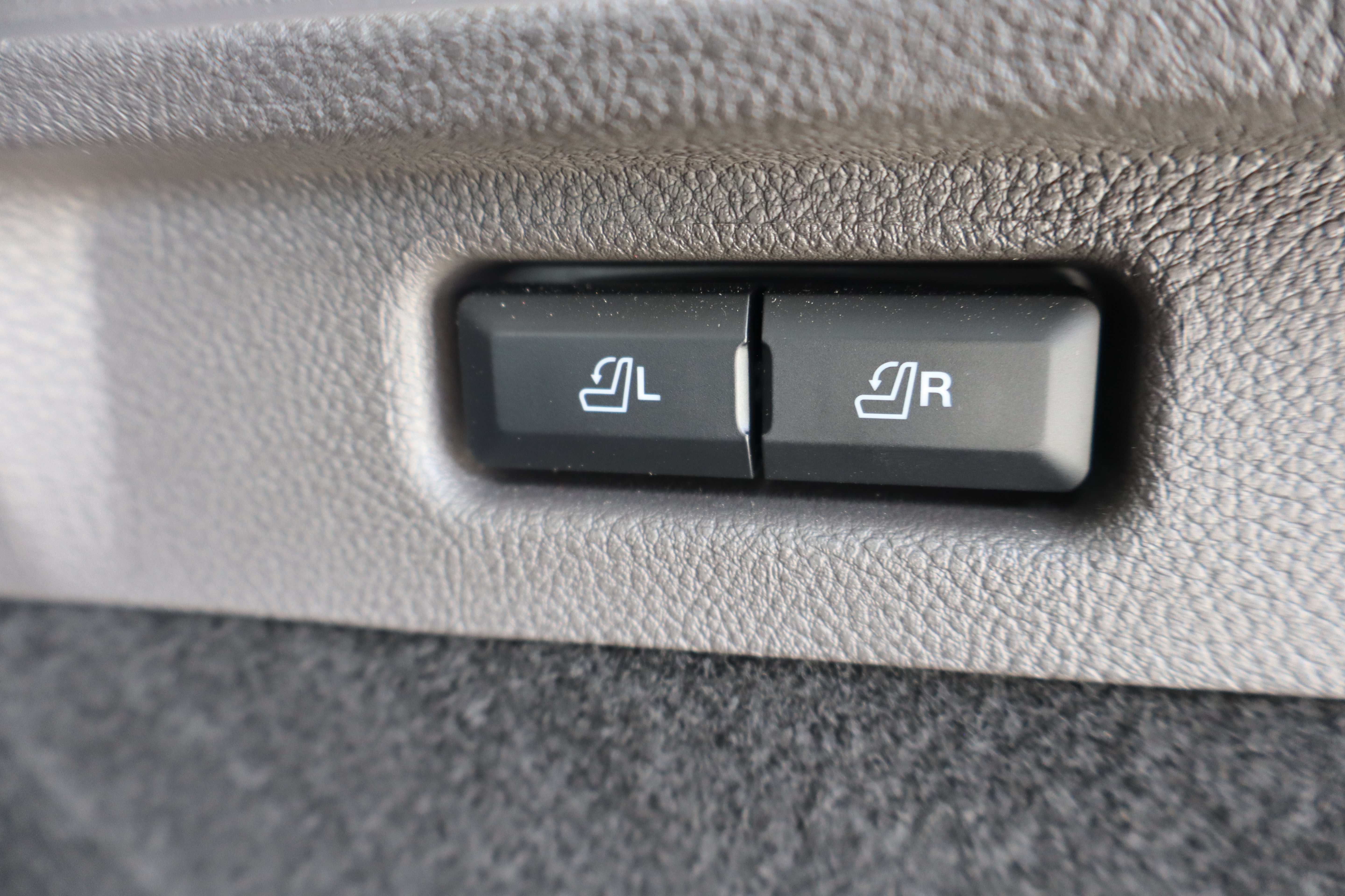 Used 2024 Lincoln Corsair AWD w/ Equipment Group 101A image 27