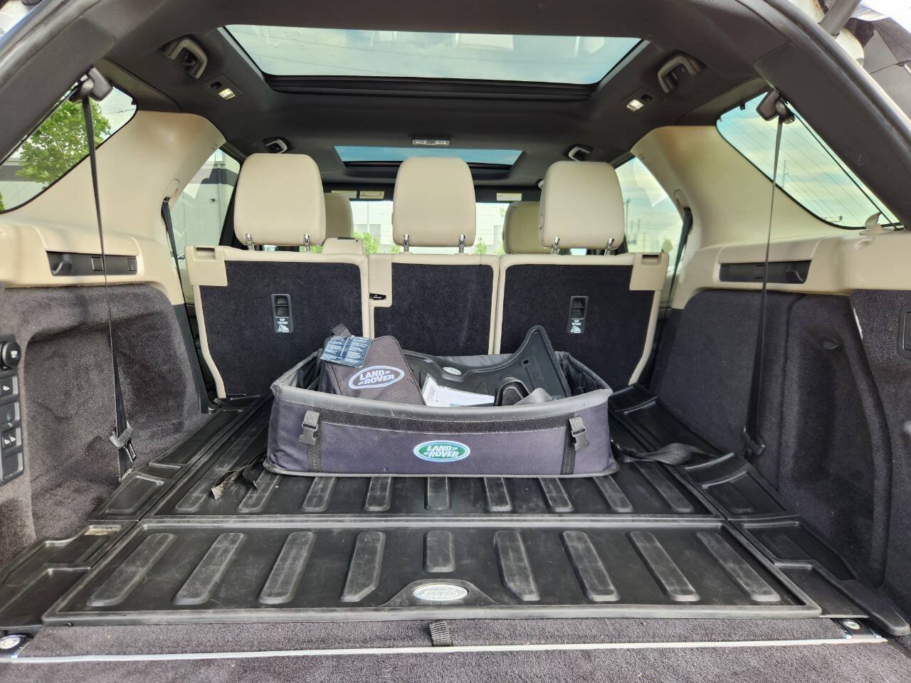 Used 2020 Land Rover Discovery HSE AWD/4WD image 22