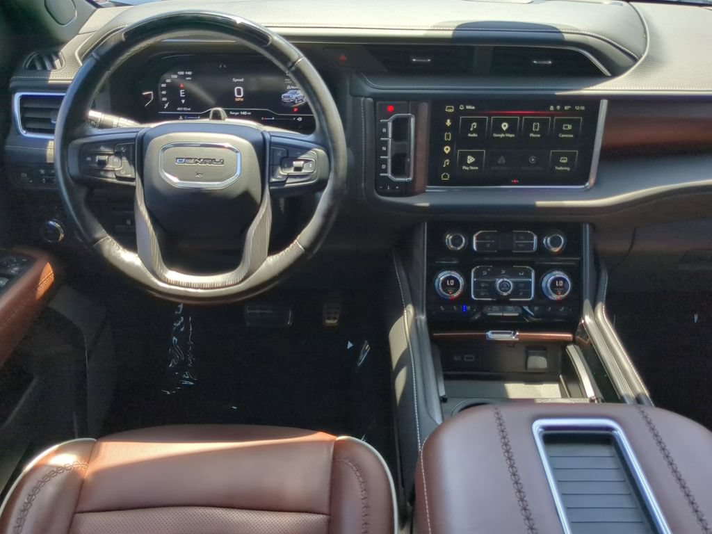 Used 2023 GMC Yukon XL Denali Ultimate AWD/4WD image 15