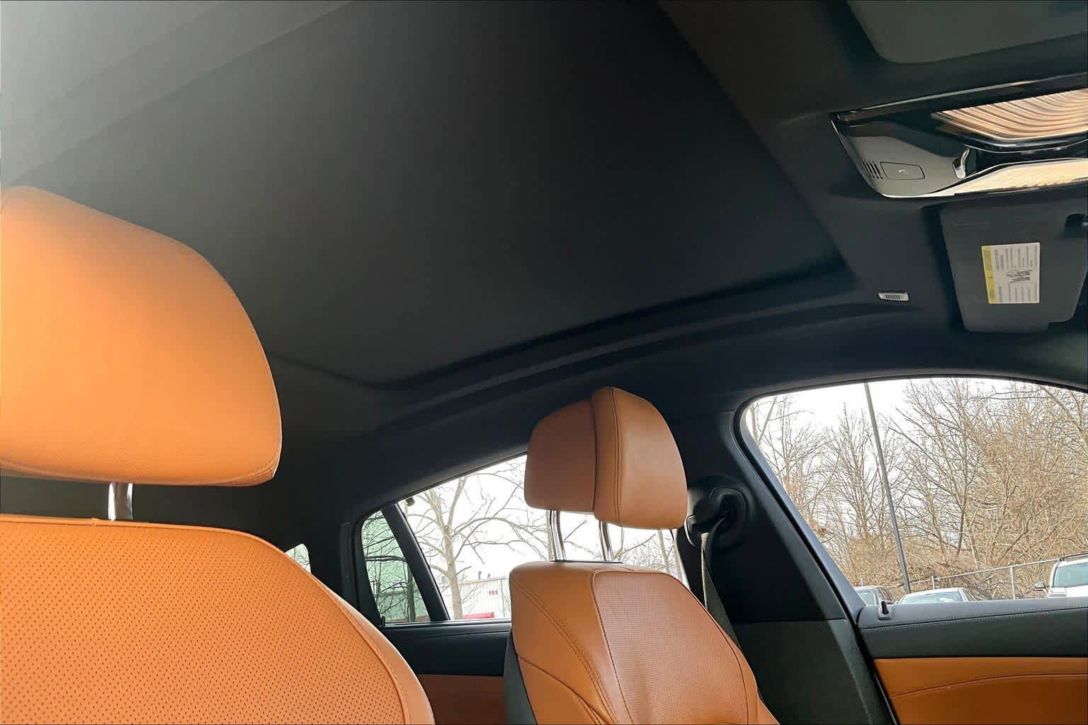 Used 2022 BMW X6 xDrive40i w/ Executive Package image 14