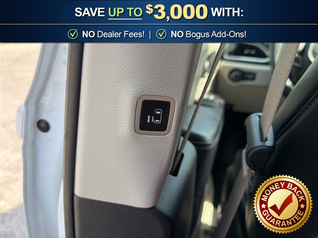 Used 2023 Chrysler Pacifica Touring-L image 20