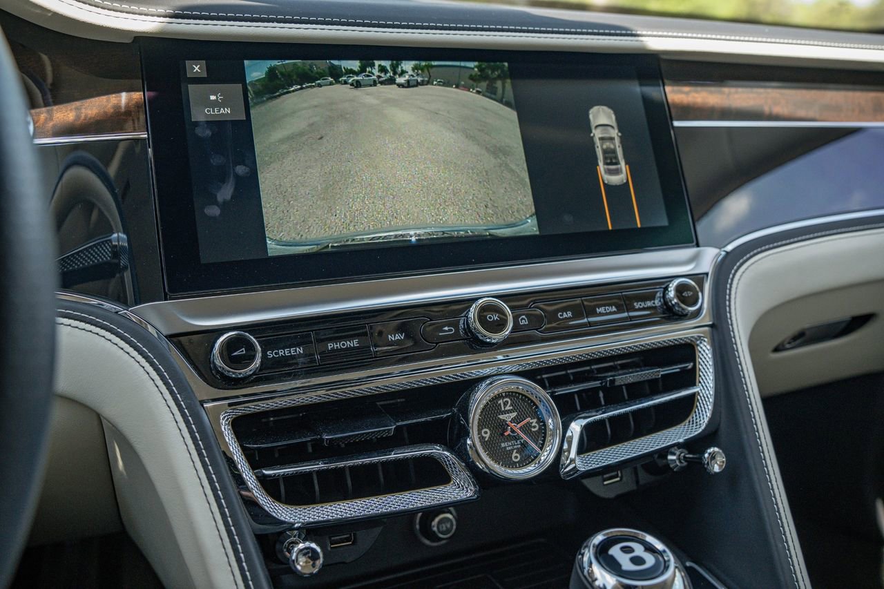 Used 2020 Bentley Flying Spur W12 image 27