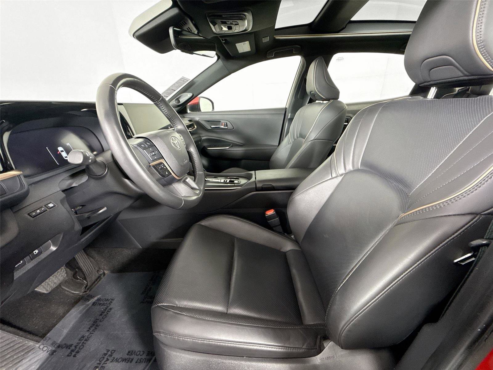 Certified 2023 Toyota Crown Limited image 3