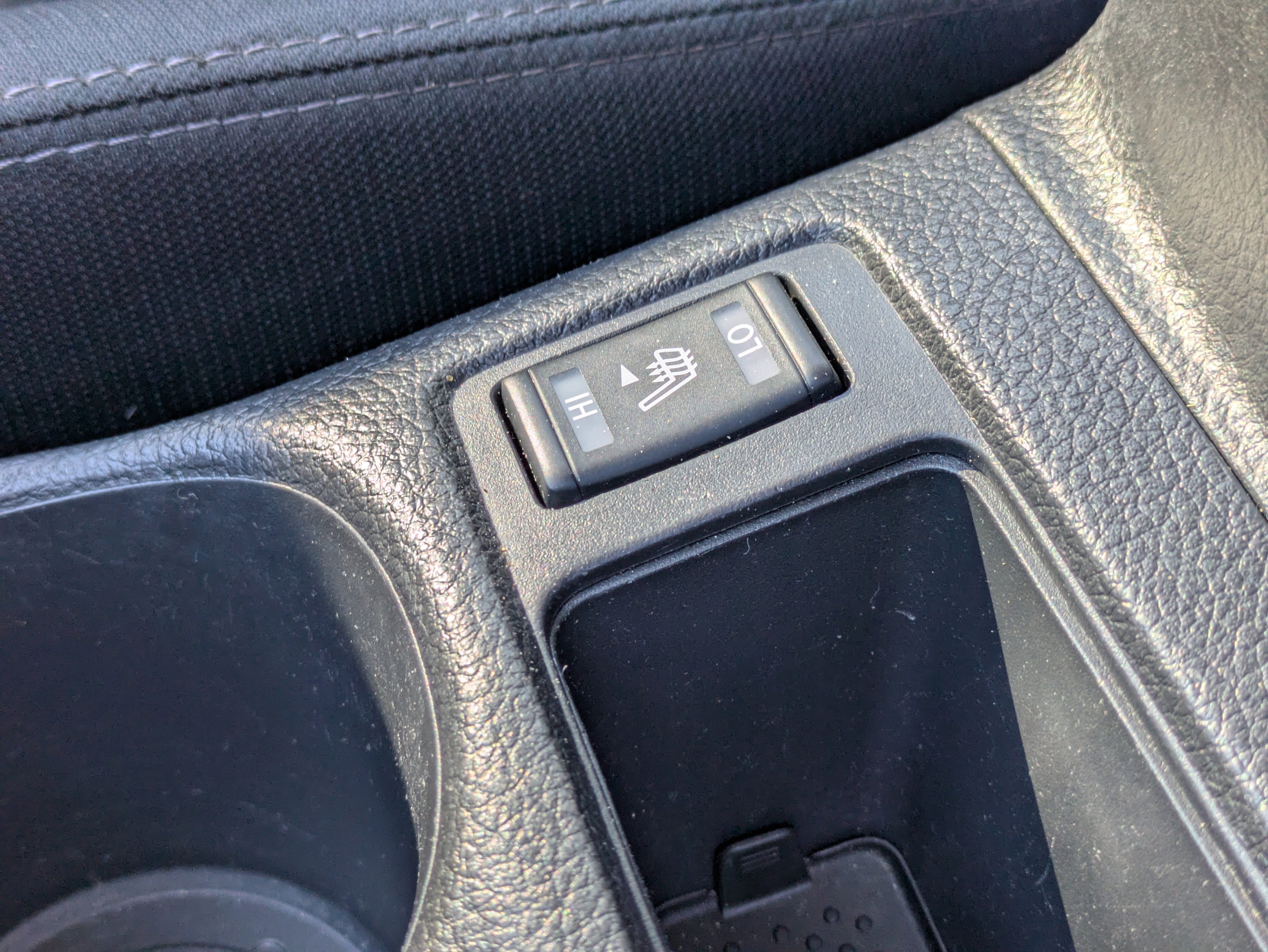 Used 2018 Nissan Rogue SV image 30