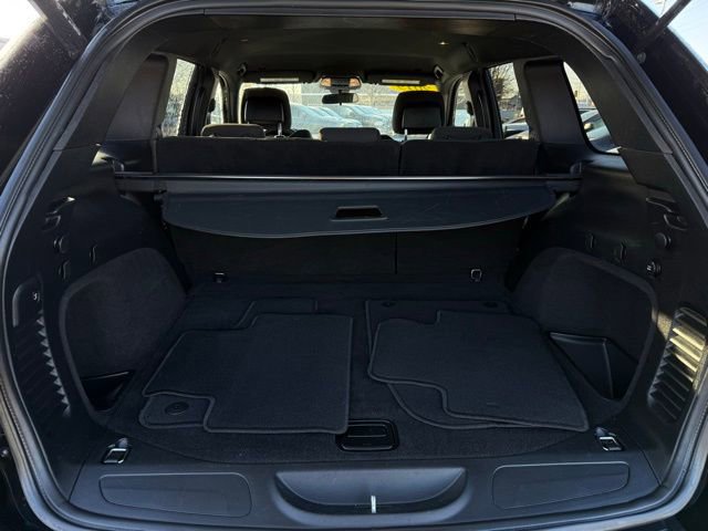 Used 2019 Jeep Grand Cherokee Laredo w/ Security & Convenience Group image 32