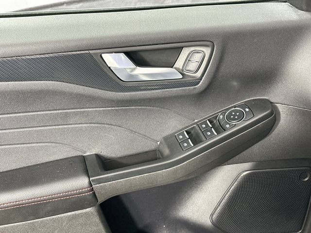 Used 2025 Ford Escape ST-Line AWD/4WD image 23