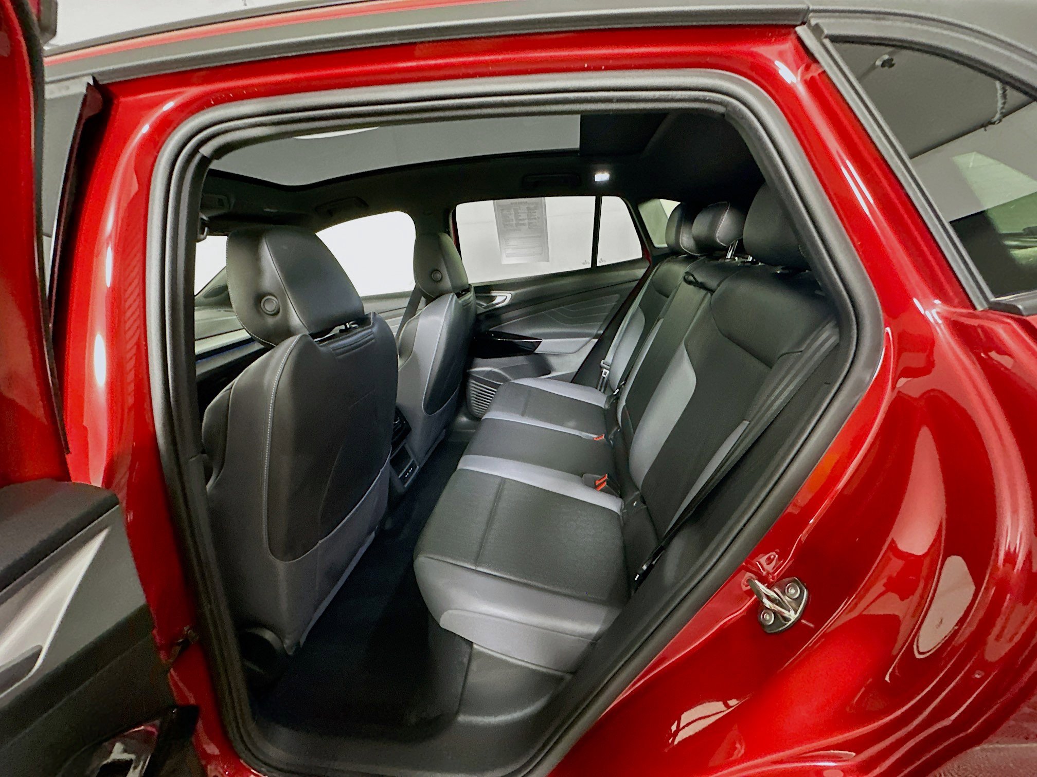 Used 2023 Volkswagen ID.4 S image 27