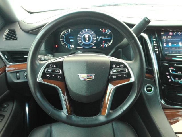 Used 2018 Cadillac Escalade ESV 4WD image 36