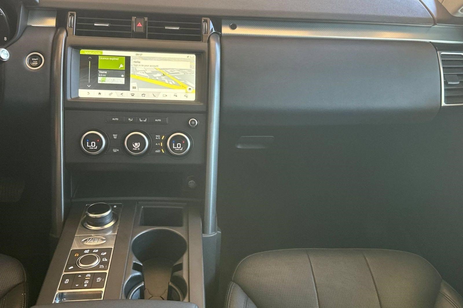 Used 2020 Land Rover Discovery Landmark AWD/4WD image 19