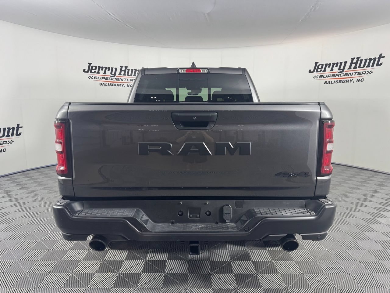 Used 2025 RAM 1500 Warlock AWD/4WD image 8