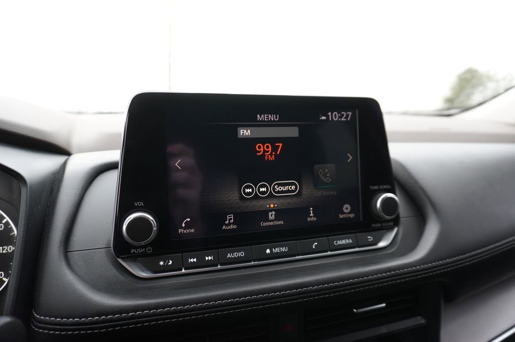 Used 2023 Nissan Rogue SV image 15