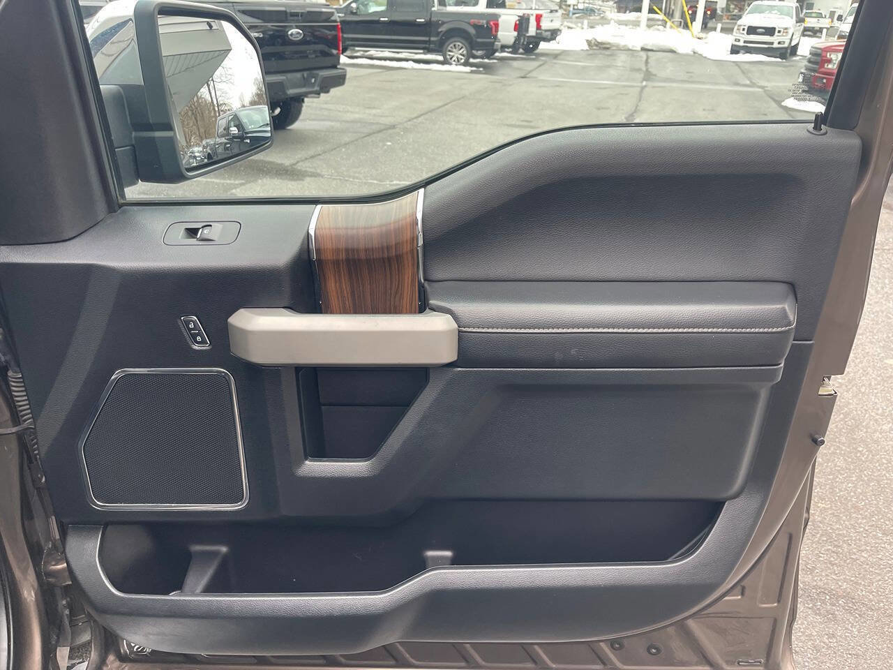 Used 2017 Ford F150 Lariat image 36