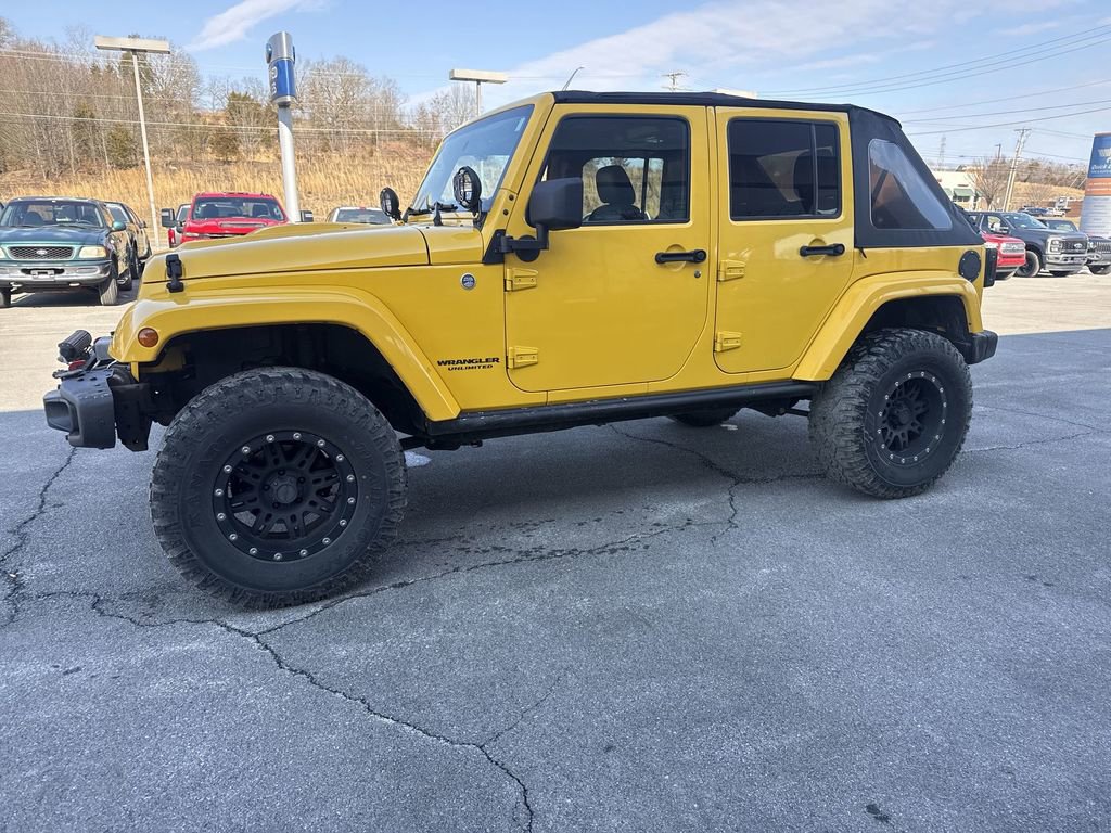 Used 2015 Jeep Wrangler Unlimited Sahara image 3