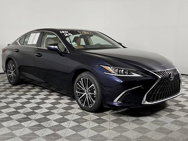 Used 2025 Lexus ES 300h w/ Premium Package image 3
