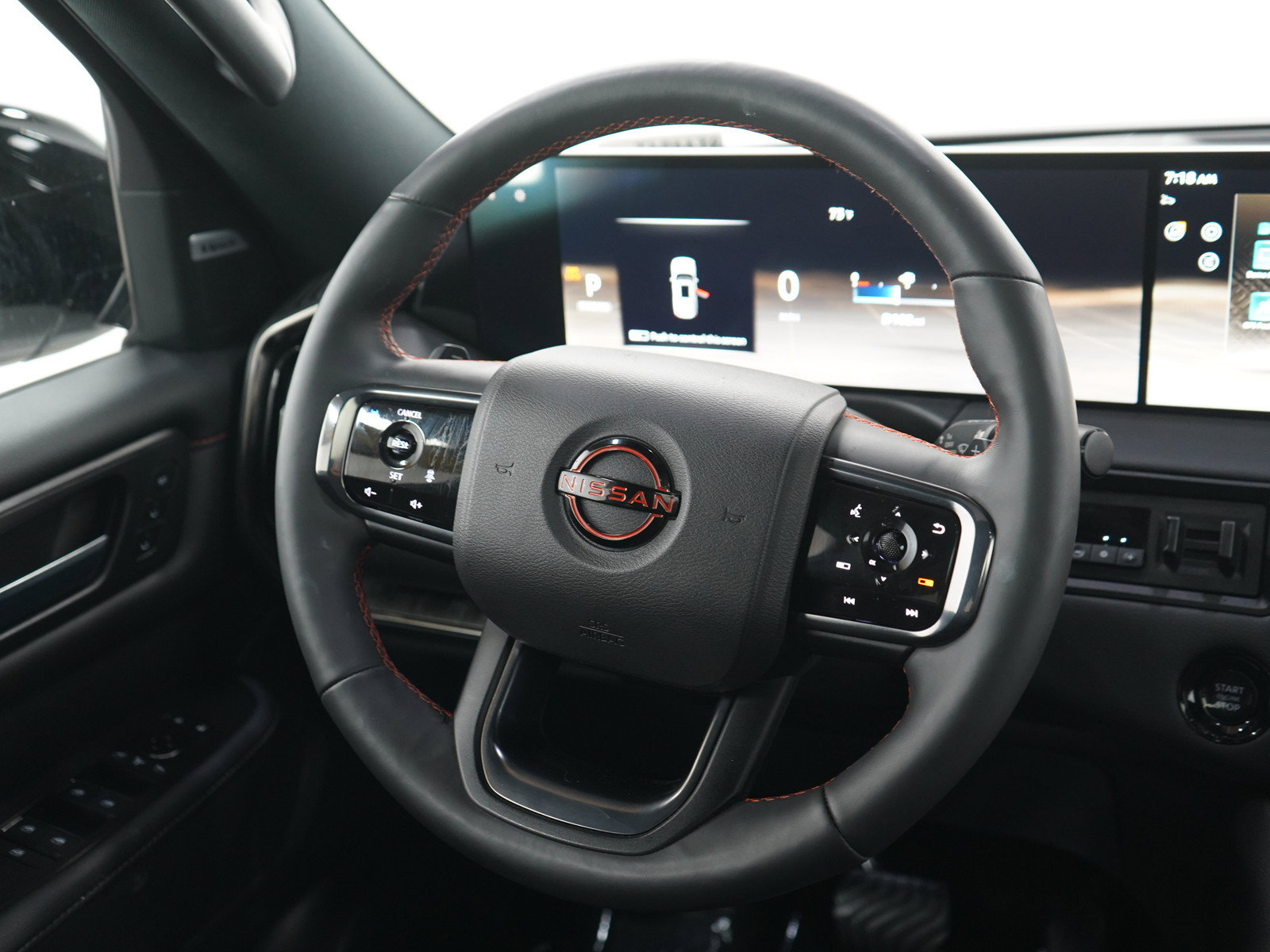Used 2025 Nissan Armada PRO-4X w/ Pro-4X Premium Package AWD/4WD image 17