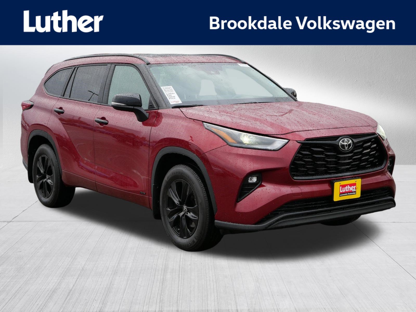 Used 2025 Toyota Highlander XLE AWD/4WD image 1