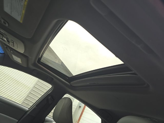 Used 2019 Toyota Avalon XLE w/ Moonroof Package FWD image 12