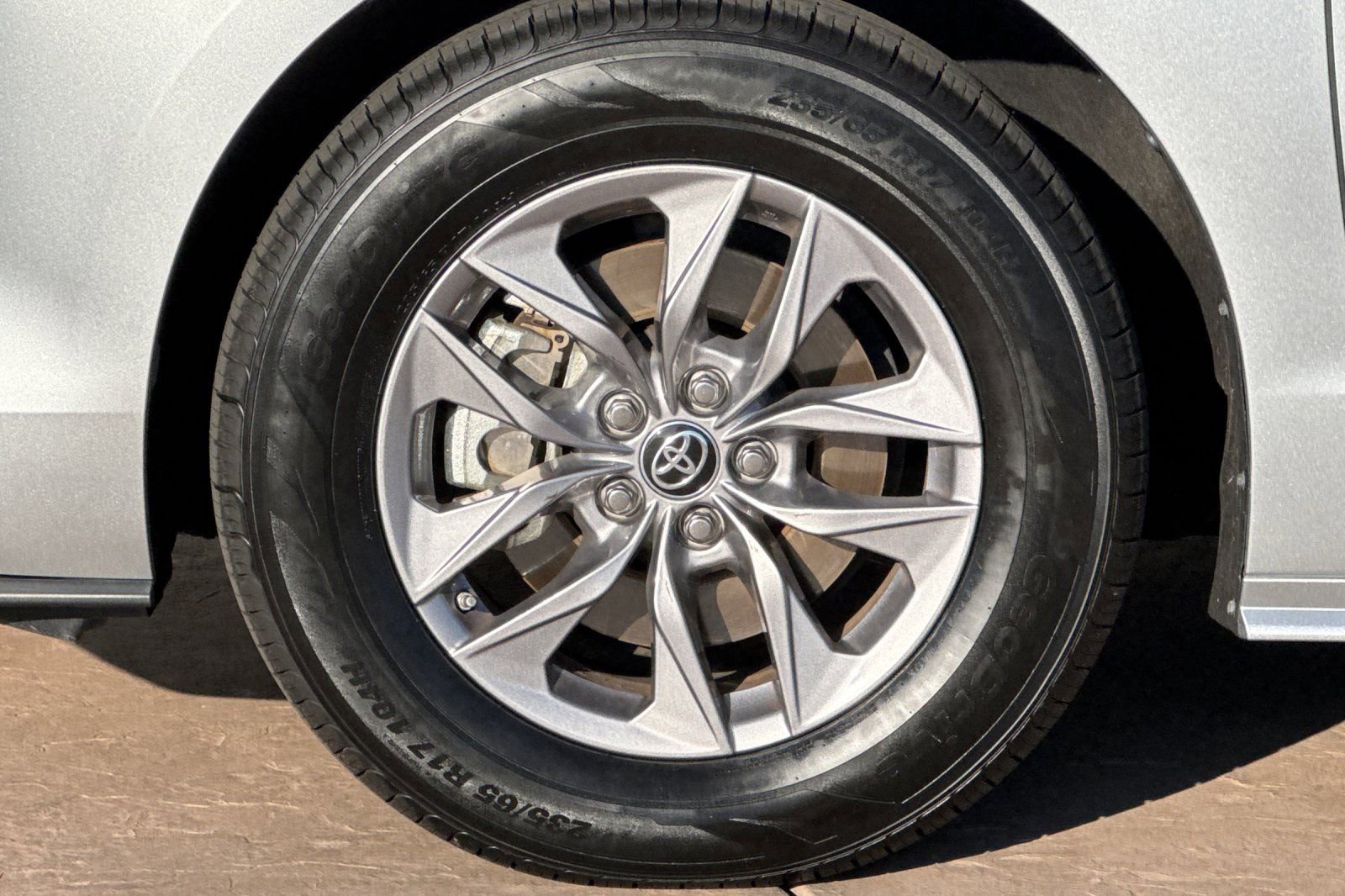 Certified 2023 Toyota Sienna XLE image 35