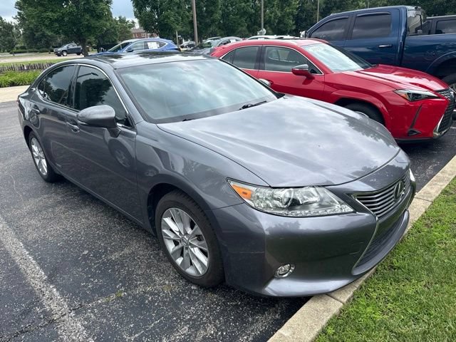 Used 2014 Lexus ES 300h w/ Luxury Package w/Bamboo Trim FWD video 2