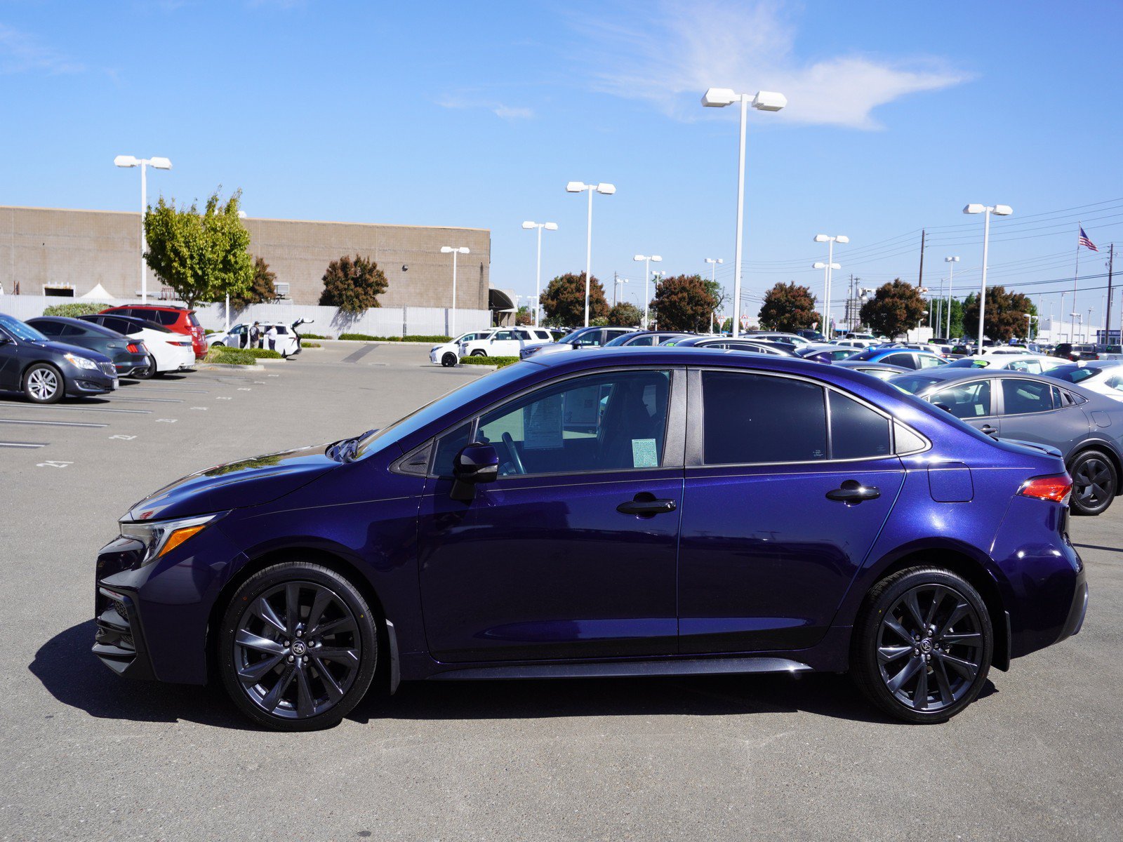 Used 2024 Toyota Corolla SE FWD image 6