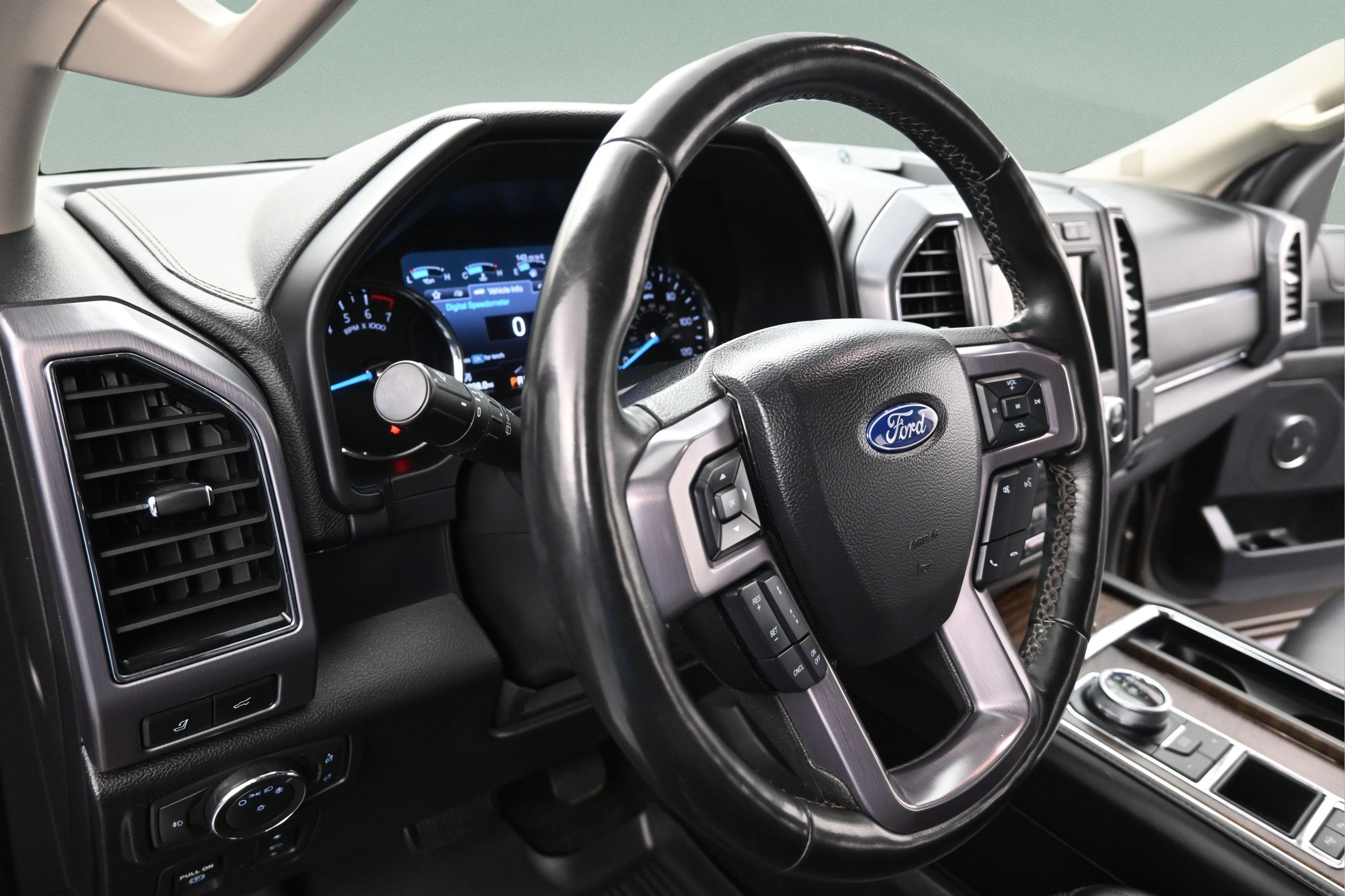 Certified 2019 Ford Expedition Platinum RWD image 12