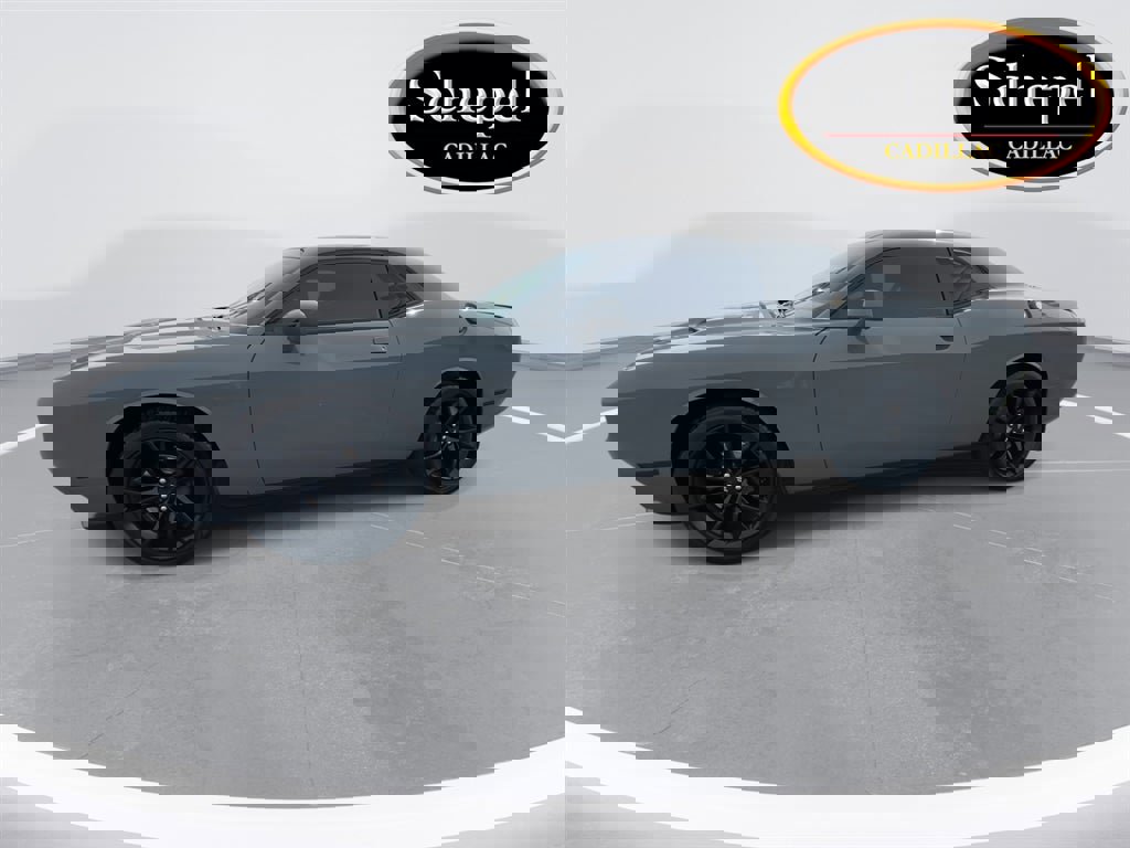 Used 2017 Dodge Challenger SXT w/ Blacktop Package image 5