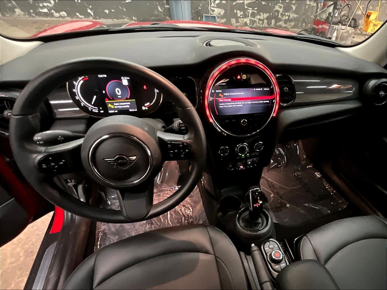Used 2022 MINI Cooper 2-Door Hardtop image 16