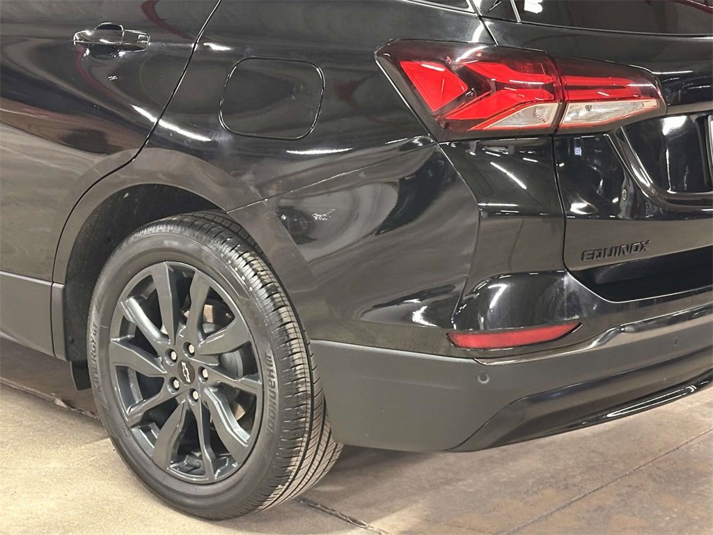 Used 2023 Chevrolet Equinox RS w/ RS Leather Package image 11
