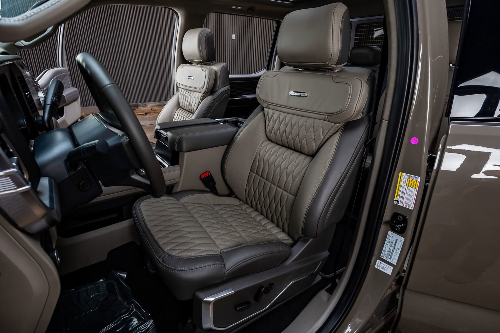 Used 2026 Ford F350 Platinum AWD/4WD image 30