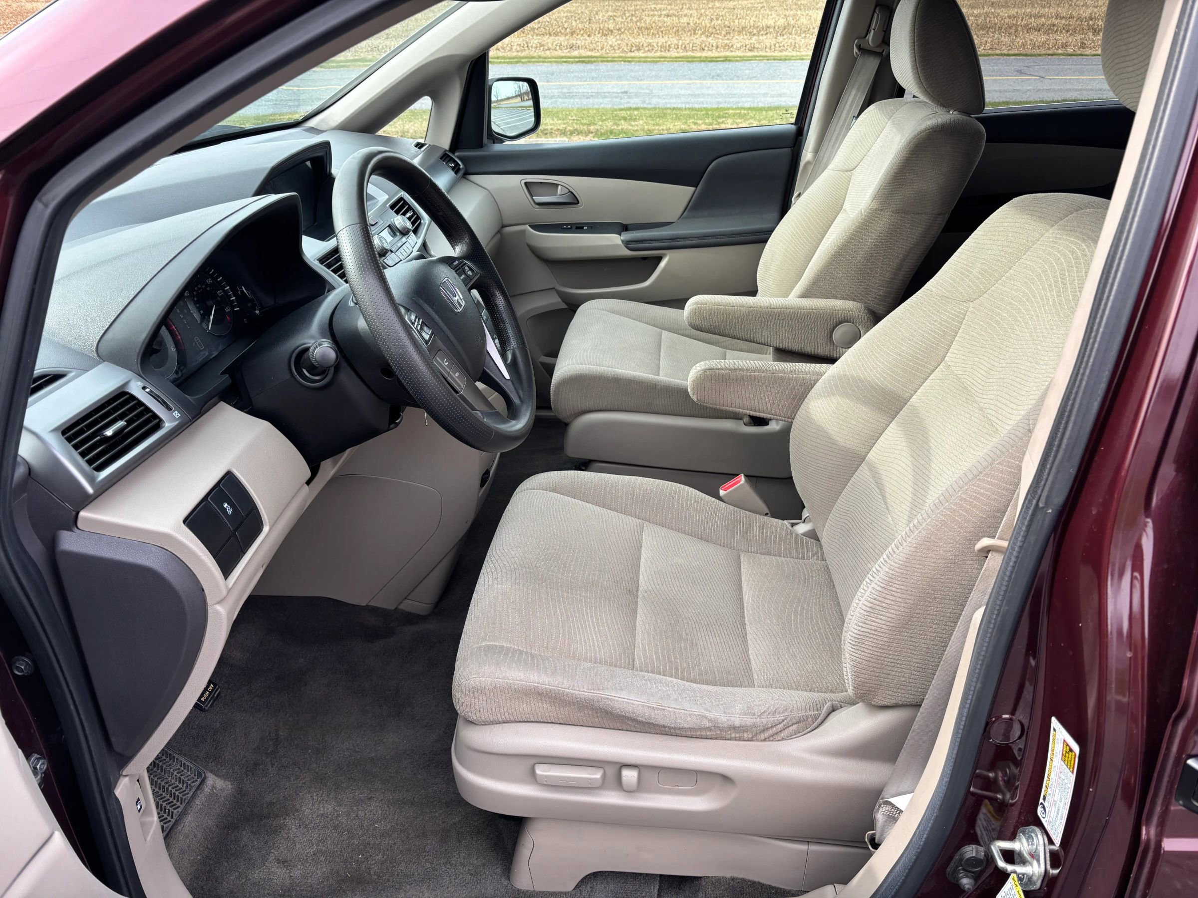 Used 2013 Honda Odyssey LX image 12