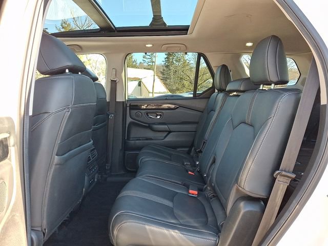 Used 2024 Honda Pilot Touring image 10