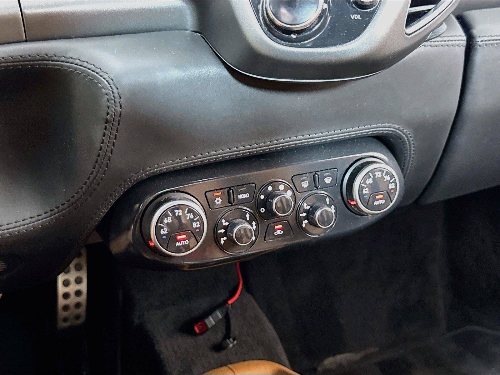 Used 2011 Ferrari 458 Italia Coupe RWD image 23