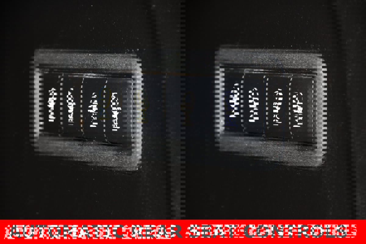 Used 2024 Jeep Wagoneer L Series II w/ Flexible Seating Group image 12