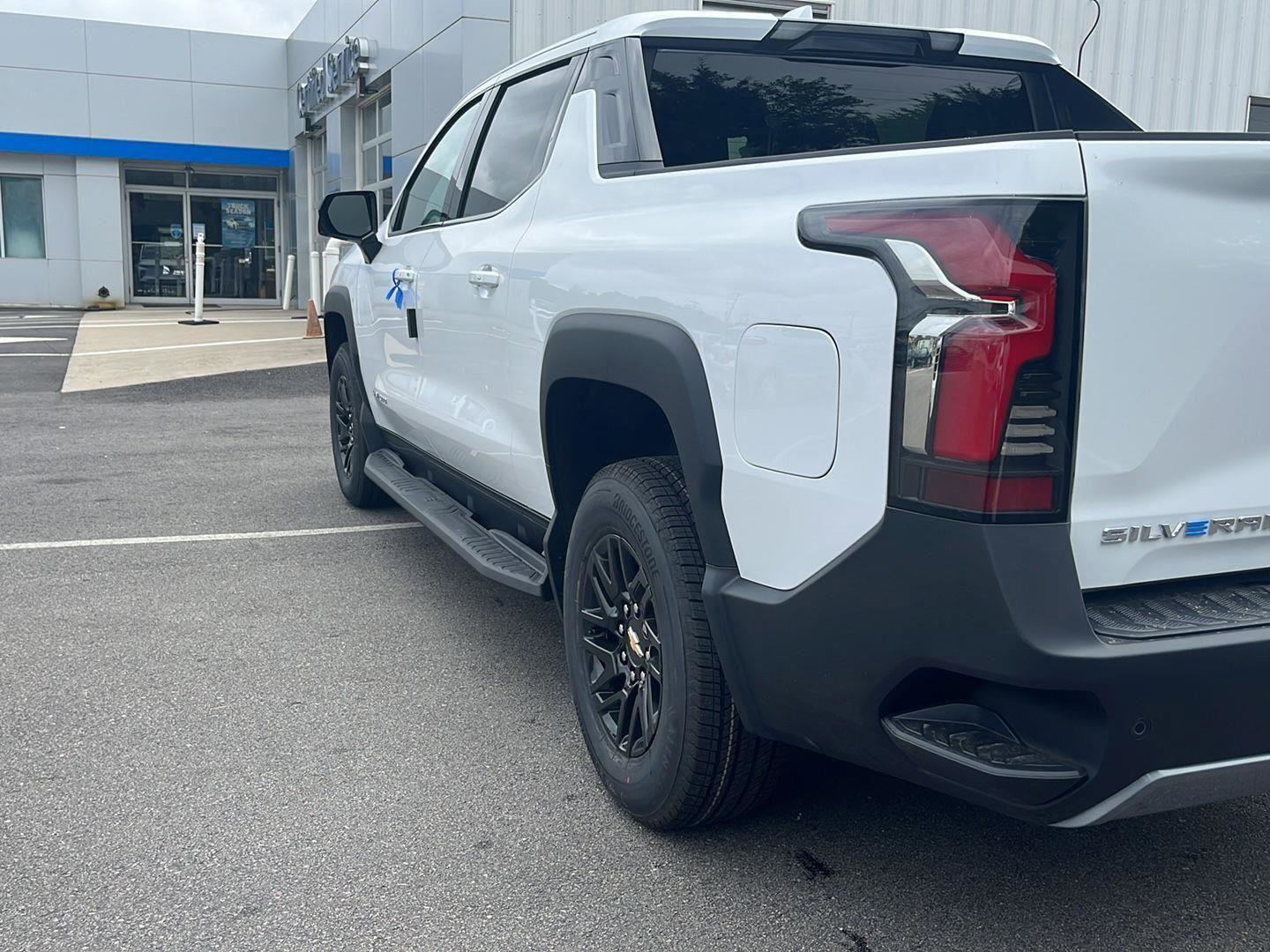 New 2026 Chevrolet Silverado EV LT image 28