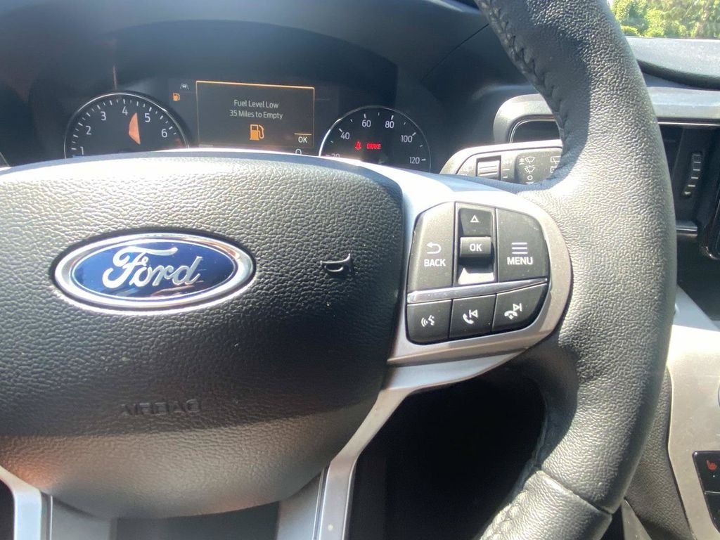 Used 2024 Ford Explorer XLT w/ Equipment Group 202A RWD image 33