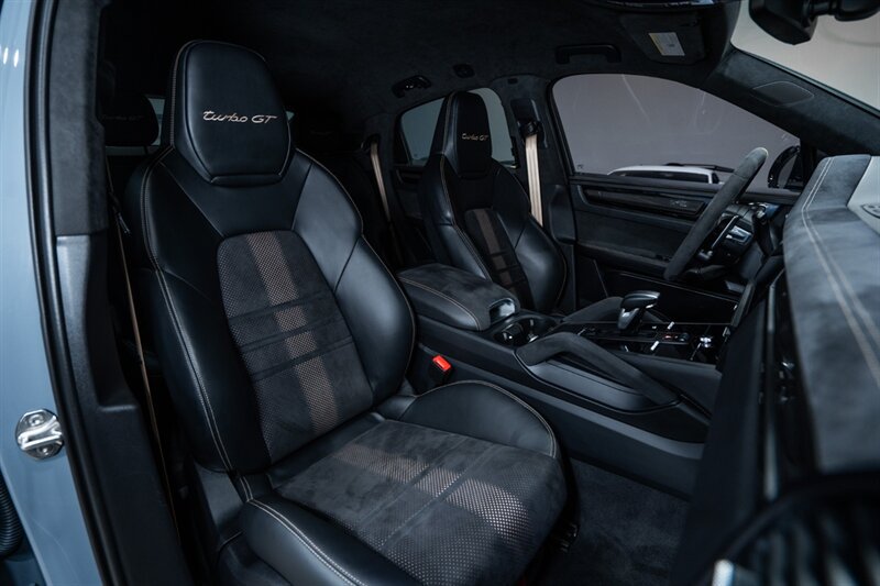 Used 2022 Porsche Cayenne Turbo GT AWD/4WD image 36