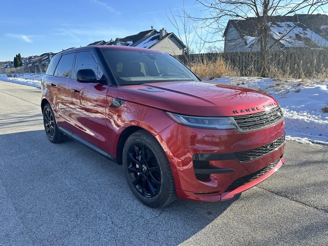Used 2025 Land Rover Range Rover Sport SE image 3
