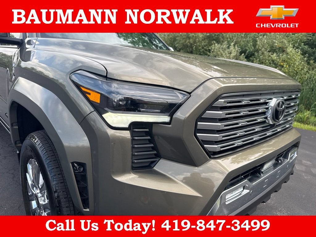 Used 2025 Toyota Tacoma Limited AWD/4WD image 23