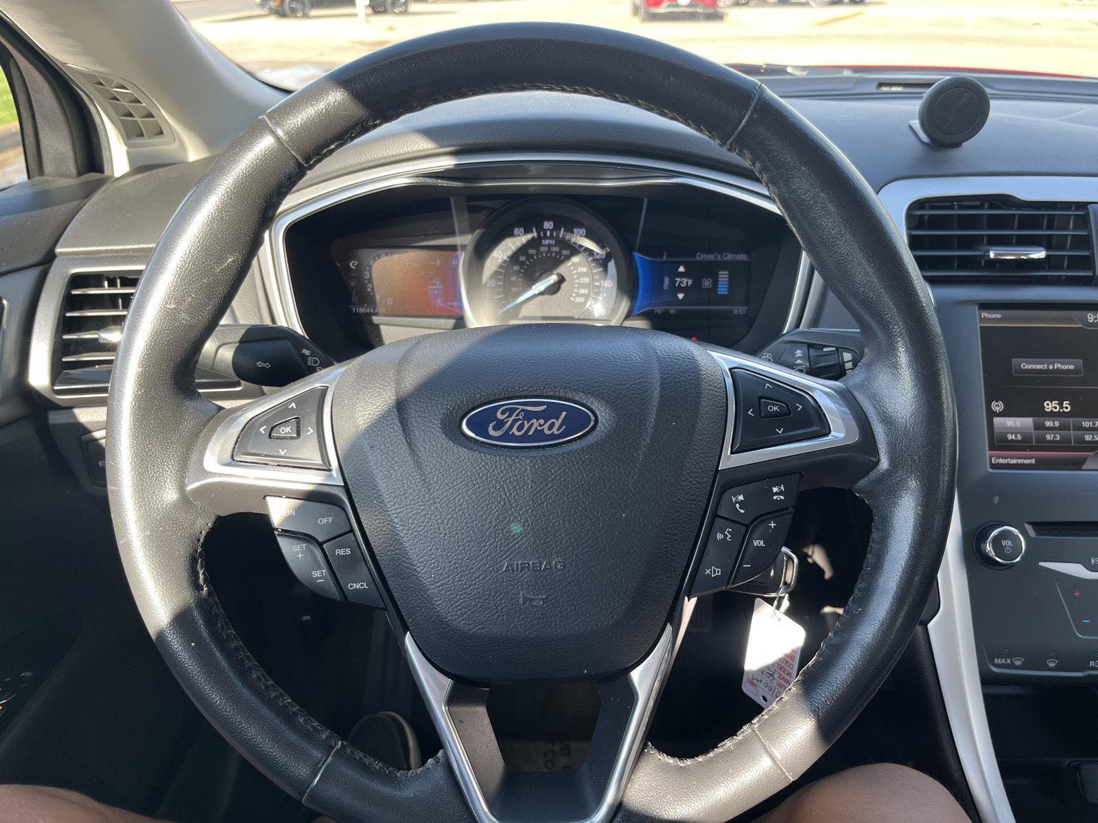 Used 2014 Ford Fusion SE FWD image 19