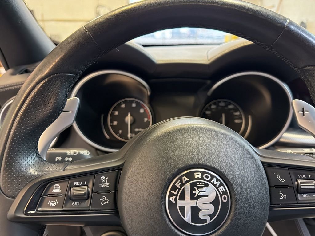 Used 2023 Alfa Romeo Stelvio Veloce image 27