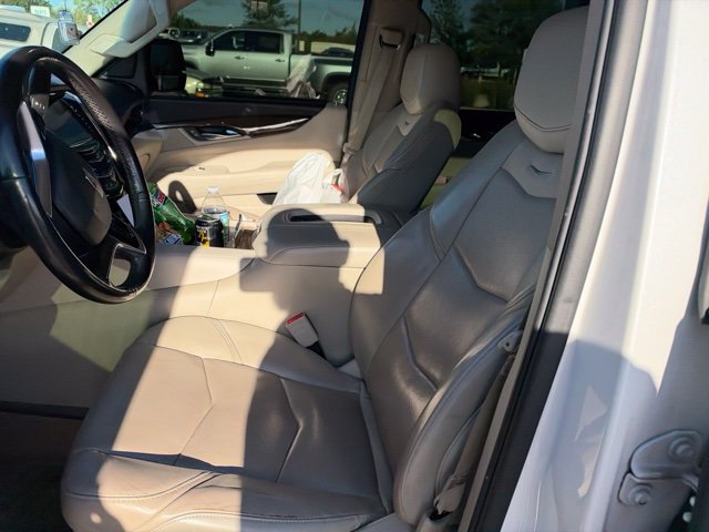 Used 2019 Cadillac Escalade Premium Luxury RWD image 7