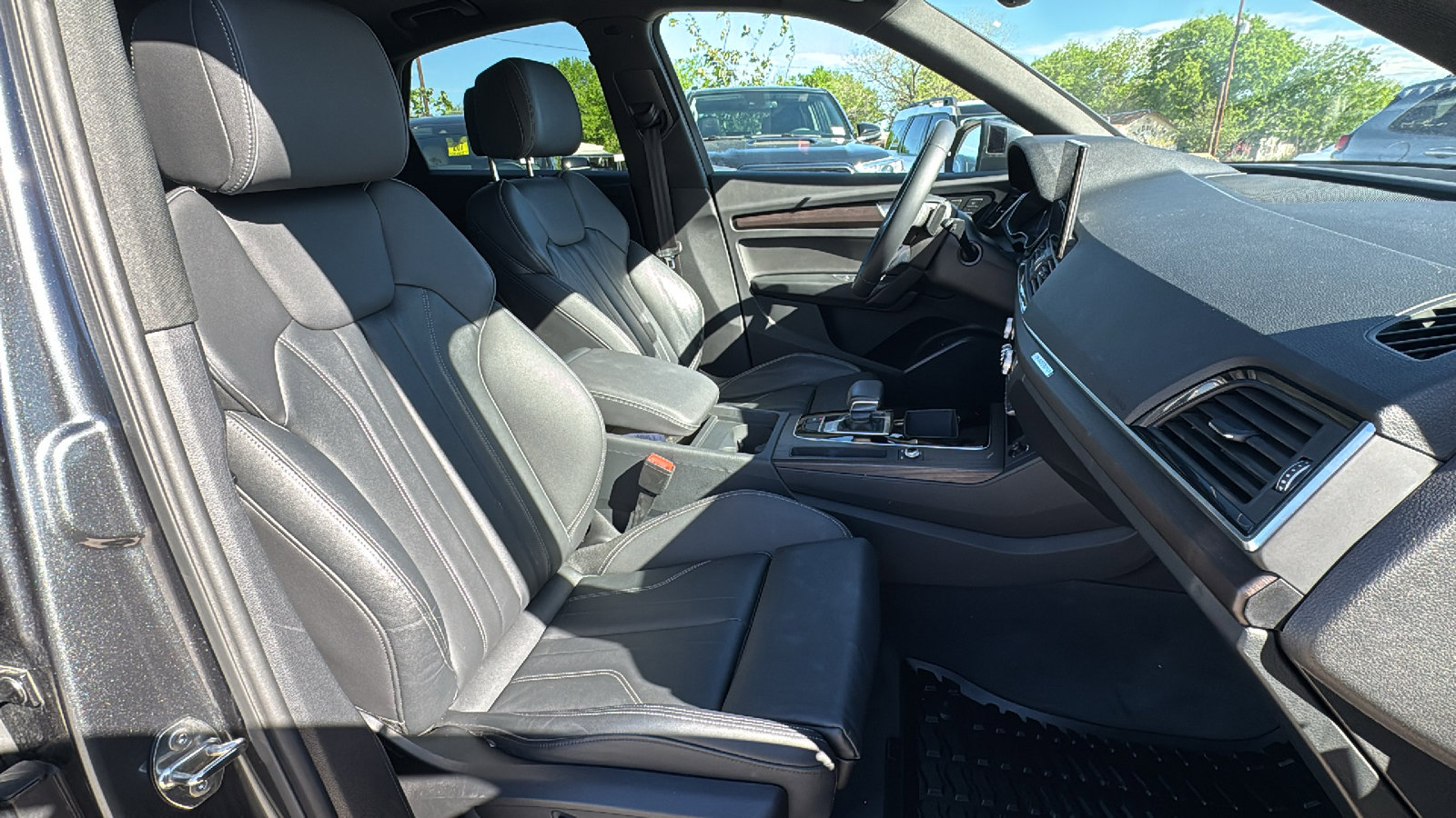 Used 2023 Audi Q5 2.0T Premium w/ Convenience Package image 32