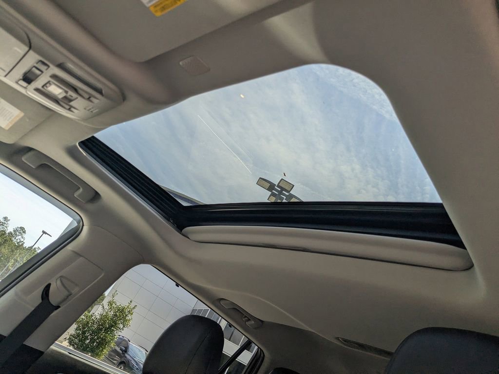 Used 2021 Toyota Highlander XLE FWD image 20