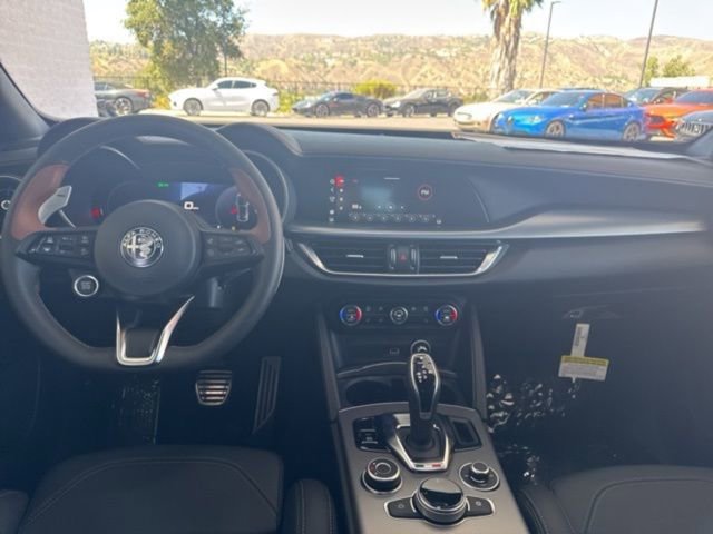New 2025 Alfa Romeo Stelvio Sprint AWD/4WD image 5