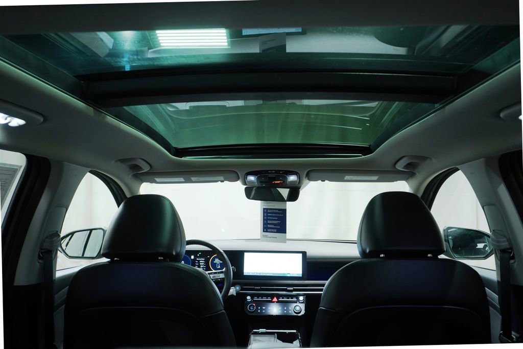 Certified 2025 Hyundai Tucson Limited AWD/4WD image 23