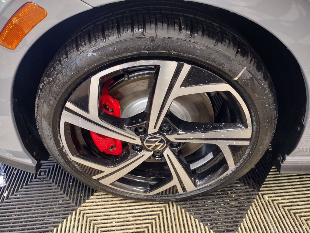 New 2026 Volkswagen GTI SE FWD image 6