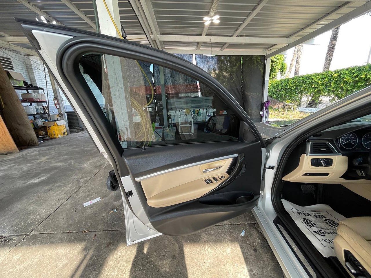 Used 2018 BMW 330i xDrive Sedan AWD/4WD image 7