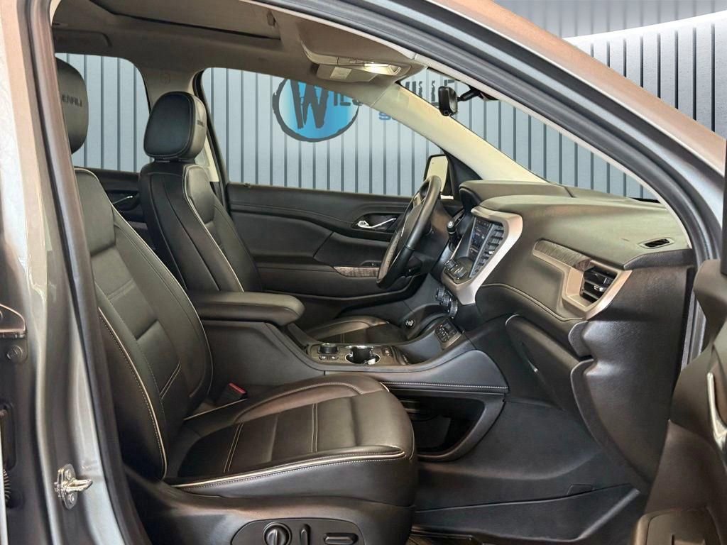 Used 2023 GMC Acadia Denali w/ Denali Ultimate Package image 6