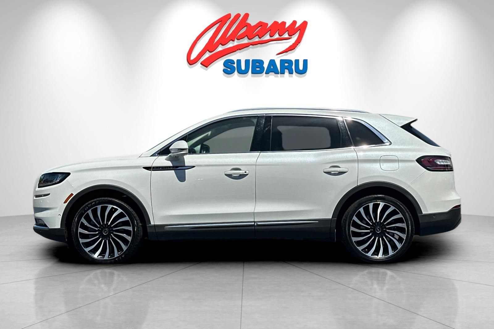Used 2023 Lincoln Nautilus Black Label w/ Class II Trailer Tow Package AWD/4WD image 8